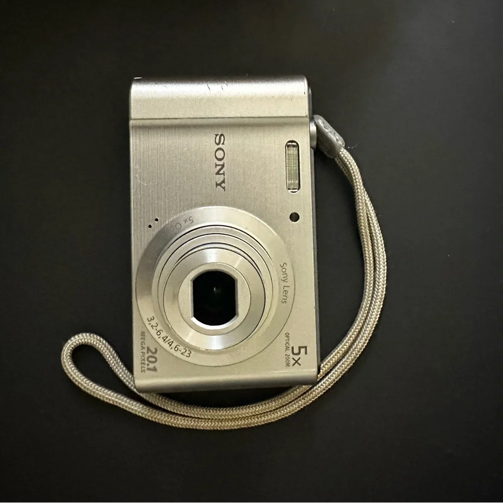 Sony cybershot  Silver Digital Camera Compact and Stylish
